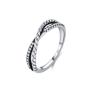 Vintage S925 sterling silver twisted rope ring featuring sparkling paved crystal stones