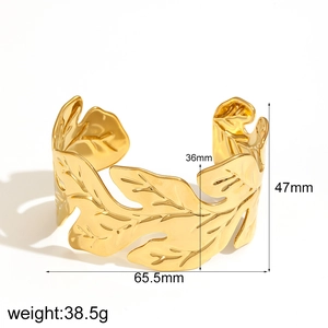 Detailed size specifications of 18k gold leaf-shaped stainless steel open cuff bracelet