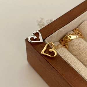 Minimalist 925 sterling silver heart pendant necklaces in silver and gold finishes