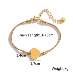Detailed size specifications for 18K gold plated heart pendant bracelet with measurements