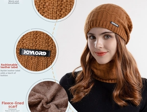 Detailaufnahme von braunem Strickmützenset mit Schal und dickem, weichem Fleece-Innenfutter