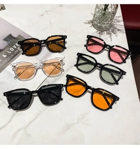Fashion Square Sunglasses AC Lenses PC Frame UV400 Protection Retro Trendy Large Frame Eyewear For Women Men