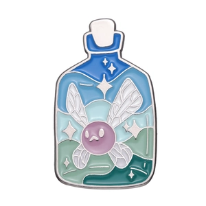 Emaille-Pin im Anime-Stil mit lila Fee in der Flasche aus Zinklegierung für Kleidung