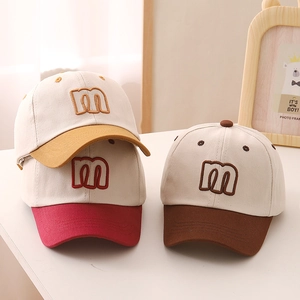 Kids cotton baseball caps with letter m embroidery and contrast brims in three colors
