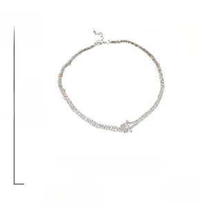 Sparkling clover choker necklace with dimensions 38.6cm length and 5.6g weight details