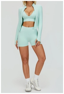 Détails de l'ensemble de sport 3 pièces vert menthe avec soutien-gorge en V et short