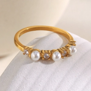 18K gold plated stainless steel ring with elegant pearls and cubic zirconia on stone base