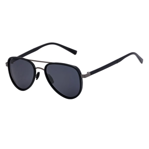 Classic black polarized aviator sunglasses for men with double bridge metal frame design