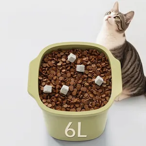 Contenitore ermetico verde per cibo animali da 6L con capacità 5kg per gatti e cani