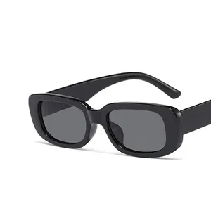 Lunettes de soleil noires rectangulaires pour enfants avec protection UV foncée