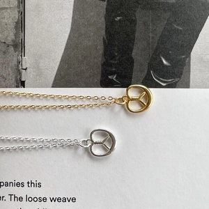 Minimalist 925 silver pretzel heart pendant necklace in elegant gold and silver finishes