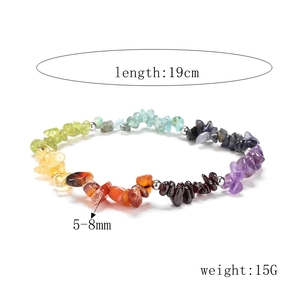 Detail showing 19cm natural crystal chip bracelet with 5-8mm amethyst and peridot stones