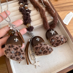 Collier Pendentif Cœur En Résine Alliage Léopard Peluche Longue Chaîne De Pull Rétro Style Maillard Accessoire Femme