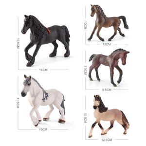 Cinq modèles réalistes de chevaux andalous et arabes avec dimensions et détails fins
