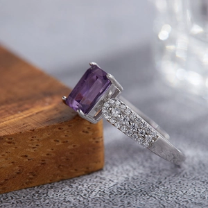 S925 sterling silver ring featuring a rectangular purple amethyst stone and small diamonds