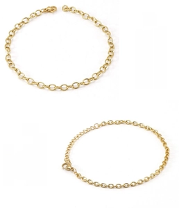 Detail of gold-plated stainless steel chain bracelets with lobster clasp and lead-free finish
