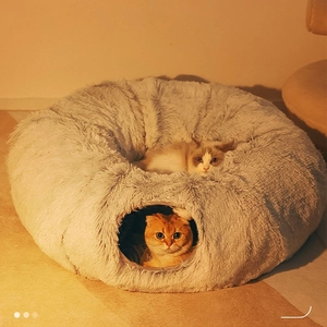 Rundes Plüsch-Katzenbett mit Tunneldesign und weicher Liegefläche für alle Jahreszeiten