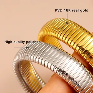 Brazaletes de acero inoxidable chapado en oro 18K PVD y plata con acabado pulido