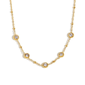 Collier en acier inoxydable plaqué or 18 carats avec cinq zircons ronds et billes