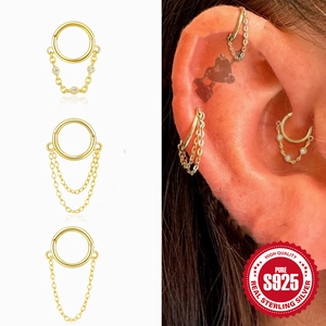 Orecchini a cerchio in argento S925 dorato con nappe a catena e ciondoli in CZ