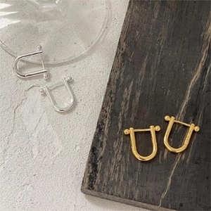 Minimalist 925 sterling silver U-shaped horseshoe stud earrings in gold and silver