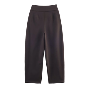 Pantalon large taille haute marron foncé avec un tombé fluide et une coupe droite chic