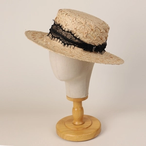 Chapeau de soleil plat en raphia pour femme avec ruban de dentelle noire élégant