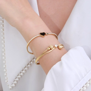 Elegant gold-plated heart and frosted bead bangles for women with zircon inlay
