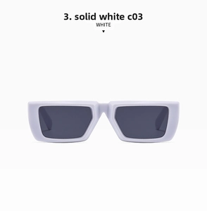 Detailansicht der solid weißen rechteckigen Sonnenbrille mit dunkelgrauen Gläsern, Modell C03