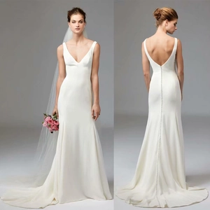 Sexy V-Ausschnitt Rückenfreies Meerjungfrau Hochzeitskleid Für Damen Elegantes Ärmelloses Brautkleid Mit Rückenknöpfen Elfenbein