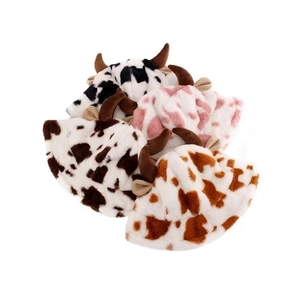 Set di quattro cappelli da pescatore in peluche maculati con corna e orecchie 3D