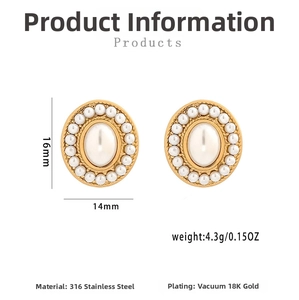 Detail of 18K gold-plated stainless steel oval earrings with pearls and dimensions