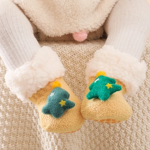 Chaussettes de Noël épaisses en polaire corail pour bébé avec sapin et points antidérapants