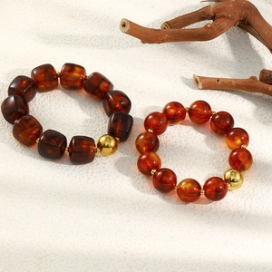 Vintage Beaded Bracelet Amber Resin Acrylic Square Round Beads Golden Stainless Steel Accents For Women Retro Elegant