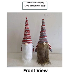 Vue de face détaillée de deux gnomes de Noël tricotés sans visage avec bonnets.