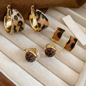 Retro Leopard Print Faux Horsehair Earrings For Women With Artificial Pearl Accents And 925 Sterling Silver Earring Post C-Shaped