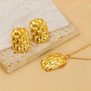 18K gold plated stainless steel jewelry set featuring woven texture heart earrings and necklace