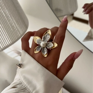 Statement dual-tone gold and silver flower ring with white pearl and hammered texture