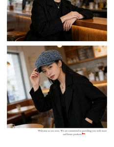 Détail d'une casquette gavroche en tweed bleu avec un blazer noir et des accessoires chic