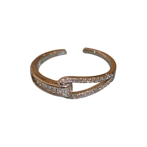 Bague croisée ajustable en argent avec pavé de zircons et cristaux baguettes
