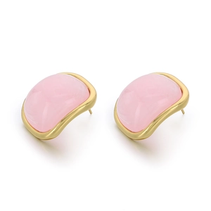 Boucles d'oreilles carrées en résine rose translucide et base en acier inoxydable doré