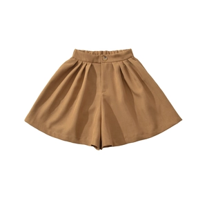 Detail der khaki-faltenhose mit hoher taille, a-linien-silhouette und knopfverschluss