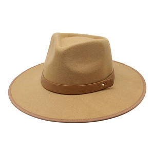 Cappello fedora kaki a tesa larga con fascia in pelle marrone e rivetto in metallo