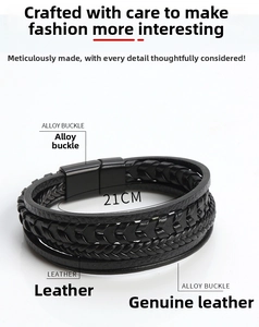 Dettaglio di bracciale in pelle intrecciata nera da 21 cm con chiusura magnetica