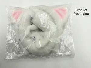 Cerchietto con orecchie di gatto in peluche bianco e rosa nella confezione protettiva
