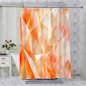 Vue détaillée du rideau de douche en polyester avec motif géométrique en marbre orange au bain
