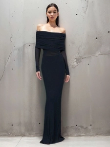 Robe longue noire élégante à épaules dénudées, coupe ajustée avec manches longues