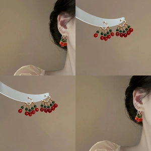 Retro Heart Tassel Ear Buckle Copper Earrings With Red And Green Beads Cherry Style Ethnic Jewelry For Women Elegant