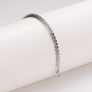 Elegant 5mm sparkling silver Boston chain bracelet with faceted metal links and lobster clasp