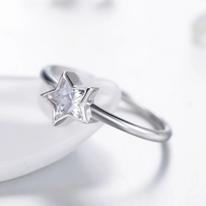 Minimalist S925 sterling silver ring with sparkling star-shaped zircon gemstone